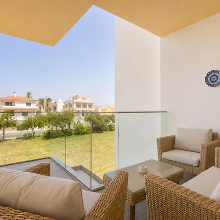 Spacious 2-suite Flat With Balconies In Portimão