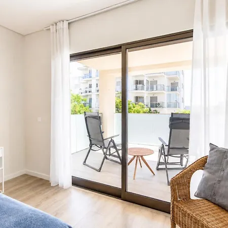 Spacious 2-suite Flat With Balconies In * Portimão