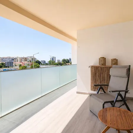 Spacious 2-suite Flat With Balconies In Portimão