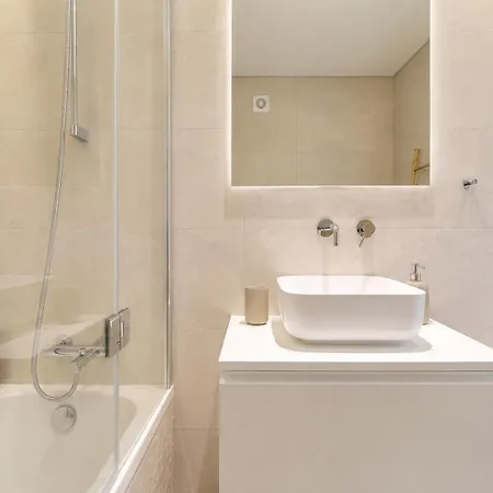 Spacious 2-suite Flat With Balconies In *
